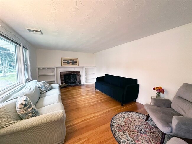 15 Wayland Rd in Wakefield, MA - Building Photo - Building Photo