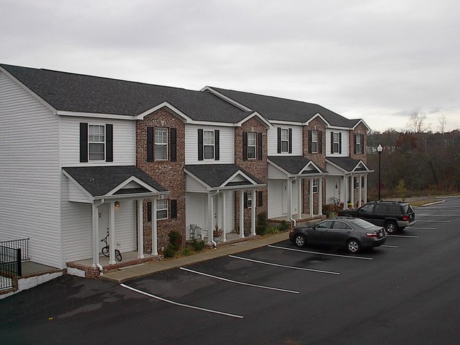 Charleston Plantation Apartments in Crossville, TN - Building Photo - Building Photo