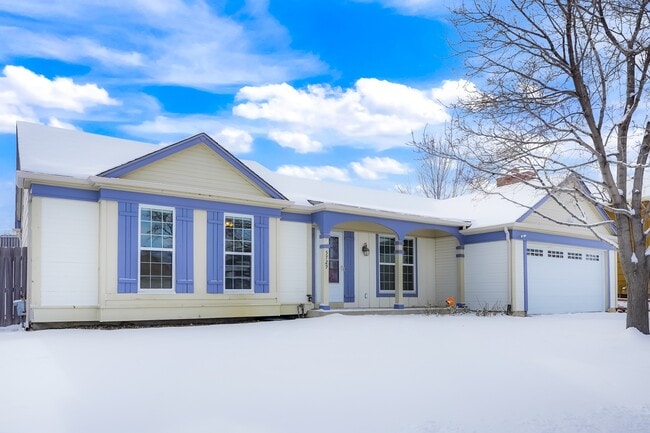 5729 S Nepal Way in Centennial, CO - Building Photo - Building Photo
