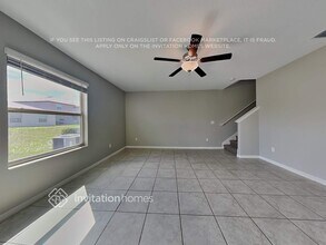 1448 Flower Dust Dr in Ruskin, FL - Foto de edificio - Building Photo