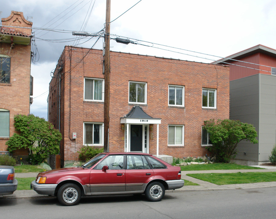 1910 W Riverside Ave in Spokane, WA - Building Photo