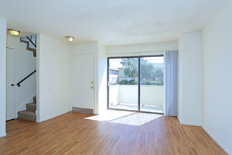 Tamarus Park Apartments in Las Vegas, NV - Building Photo - Interior Photo