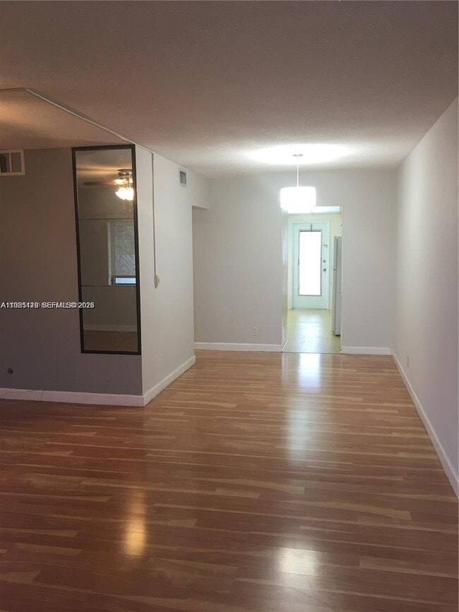 1450 NE 170th St in North Miami Beach, FL - Building Photo - Building Photo