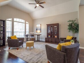 11105 Appletree Ln in Austin, TX - Building Photo - Building Photo