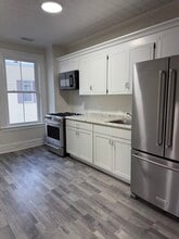 87 6th St in Pelham, NY - Foto de edificio - Building Photo