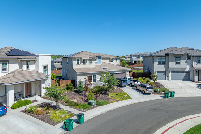 Hawk View at Bass Lake Hills in El Dorado Hills, CA - Foto de edificio - Building Photo