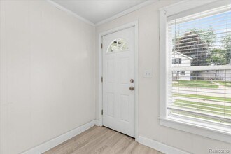 125 E Brickley Ave in Hazel Park, MI - Building Photo - Building Photo
