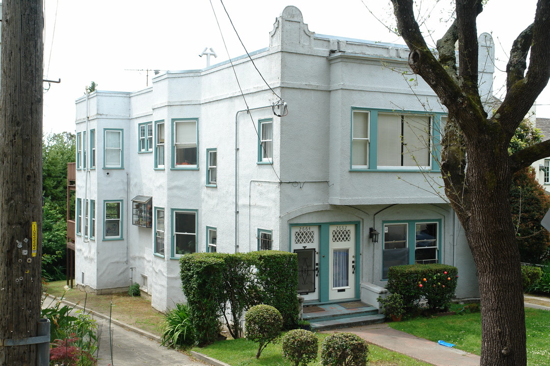 2662-2664 Hilgard Ave in Berkeley, CA - Foto de edificio