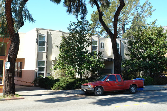 1636 Martin Luther King Jr Way in Berkeley, CA - Foto de edificio - Building Photo