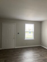 638 R S Bradley Blvd in Clarksville, TN - Building Photo - Building Photo