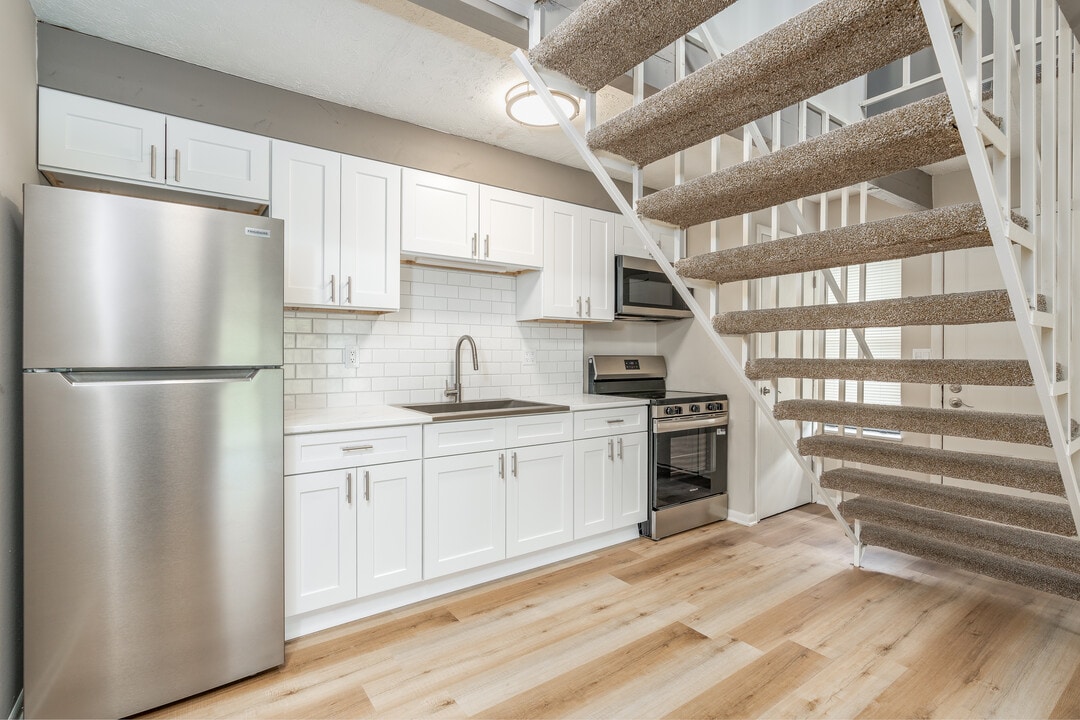 Creekbend & Chase Townhomes in Delaware, OH - Foto de edificio