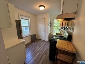 70 Prospect Pl in Rutherford, NJ - Building Photo - Building Photo
