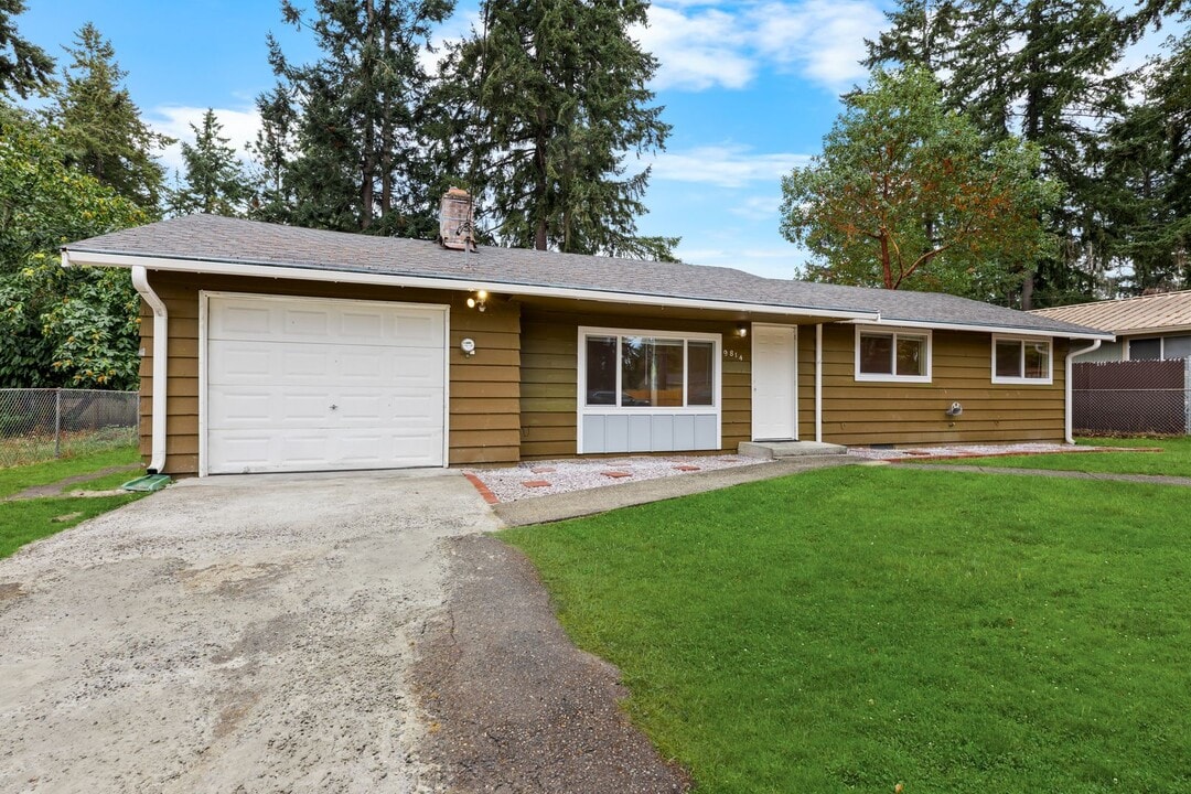 9814 Lawndale Ave SW in Lakewood, WA - Building Photo