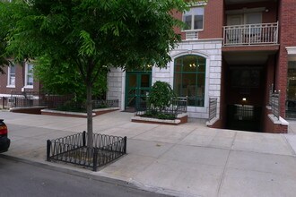 2323 31st Ave in Long Island City, NY - Building Photo - Building Photo
