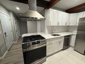 19 Rose St, Unit #4 in North Providence, RI - Building Photo - Building Photo