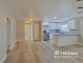 3635 17th St N in St. Petersburg, FL - Foto de edificio - Building Photo