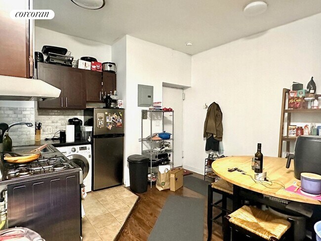 235 E 4th St in New York, NY - Building Photo - Building Photo