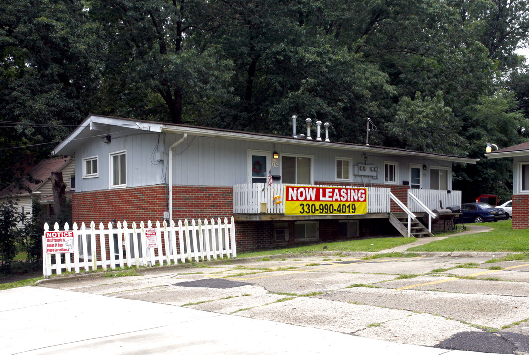 516-530 Frederick Ave in Akron, OH - Foto de edificio