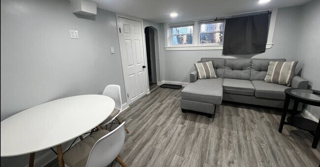 2424 W Charleston St in Chicago, IL - Building Photo - Building Photo