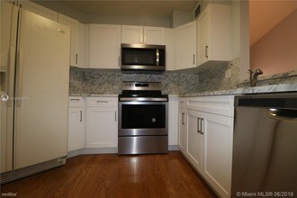 10229 NW 9th St Cir-Unit -Apt 207 in Miami, FL - Building Photo - Building Photo