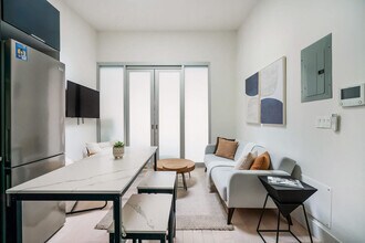 317 E 78th St in New York, NY - Building Photo - Building Photo