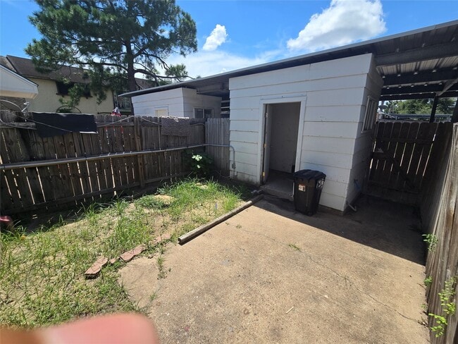 property at 7045 Chasewood Dr