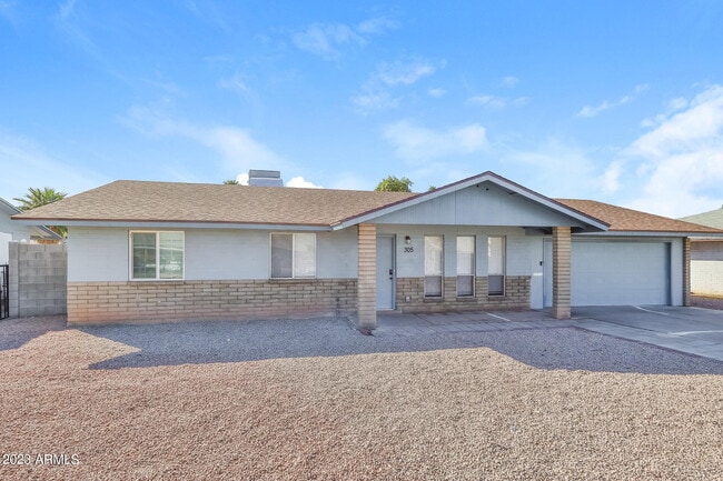 305 W Ivyglen St in Mesa, AZ - Building Photo - Building Photo