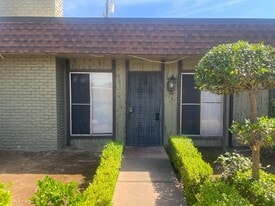 3681 N Fruit Ave, Unit C in Fresno, CA - Building Photo