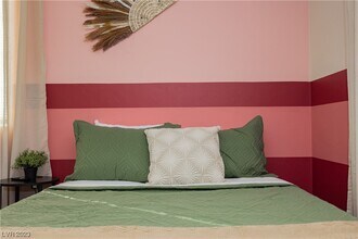 2205 Santa Paula Dr in Las Vegas, NV - Building Photo - Building Photo