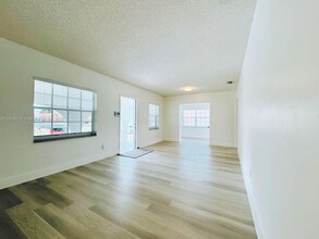 115 W 37th St in Hialeah, FL - Building Photo - Building Photo