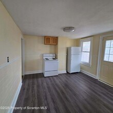 114 N Hyde Park Ave in Scranton, PA - Building Photo - Building Photo