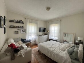 18 Waldo St, Unit #2 in Somerville, MA - Building Photo - Building Photo