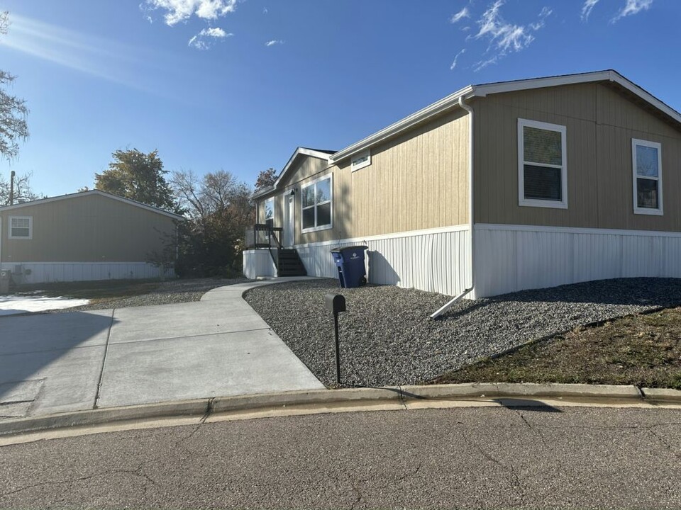 1801 W 92nd Ave in Denver, CO - Building Photo