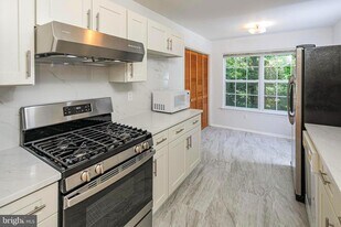 50 Grant Way in Princeton, NJ - Building Photo