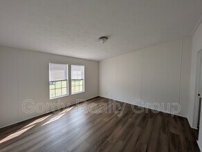 812 Shelby Ave in Alford, FL - Building Photo - Building Photo