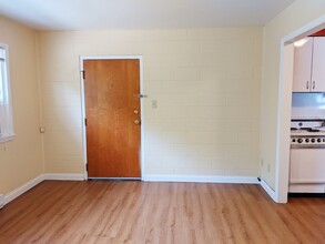 Sassafras Apartments in Bloomington, IN - Building Photo - Interior Photo