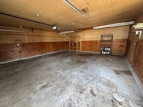 2525 Crestview Dr in Bettendorf, IA - Building Photo - Building Photo