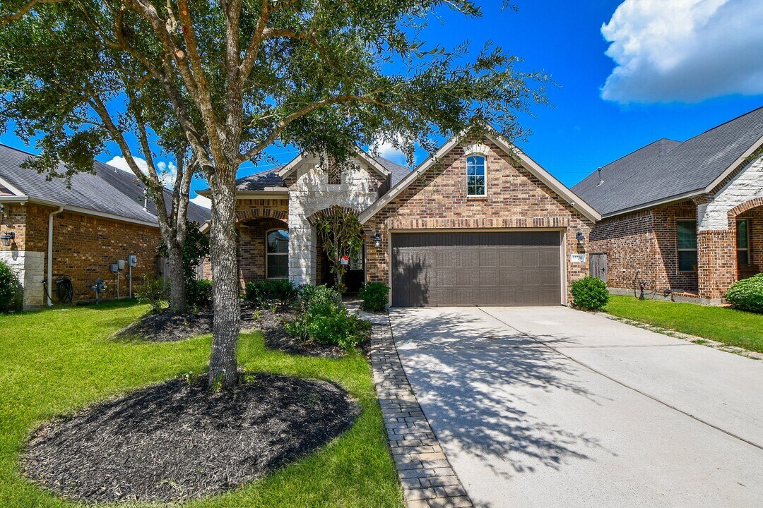 15330 Ashbrook Dove Ln in Cypress, TX - Building Photo