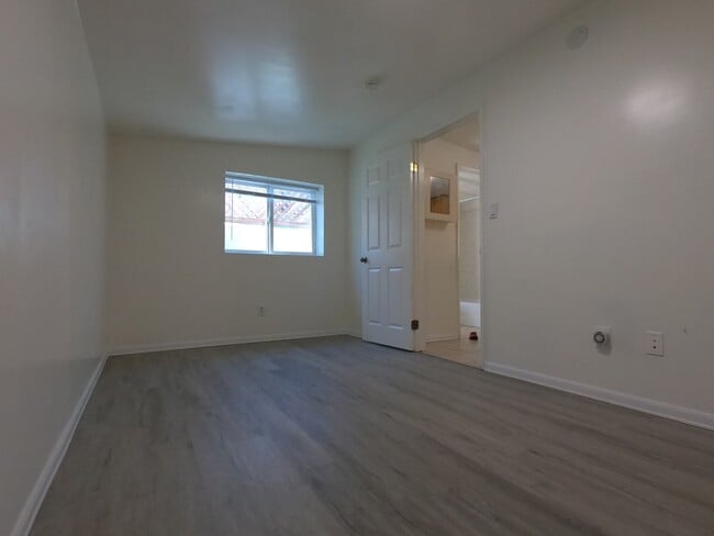 2520 21st St, Unit B