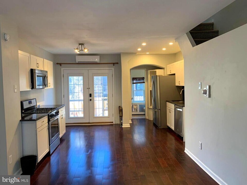 848 Moyer St in Philadelphia, PA - Building Photo