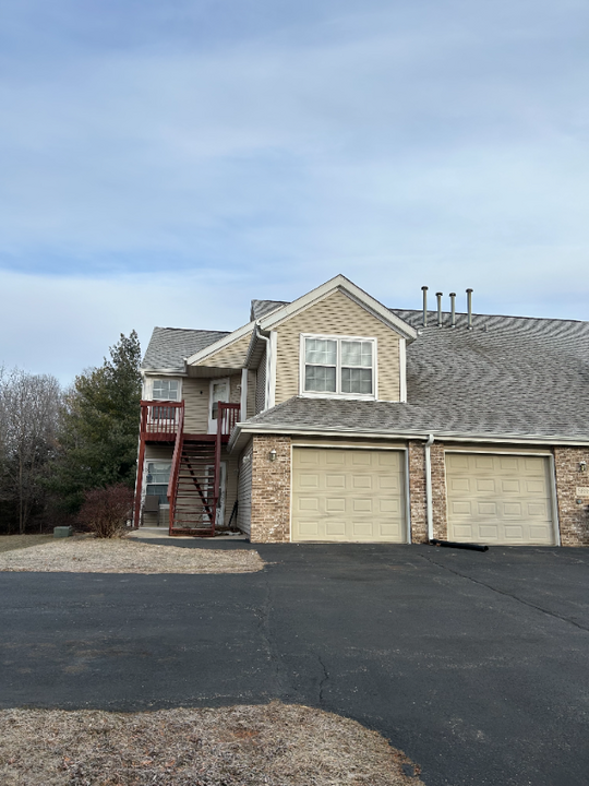 5686 Tall Pines Pkwy-Unit -5686 tall pines parkway in Roscoe, IL - Foto de edificio