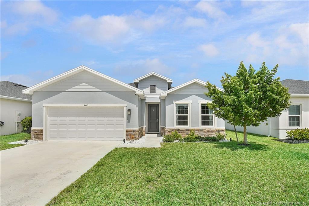 10663 SW Vasari Way in Port St. Lucie, FL - Building Photo