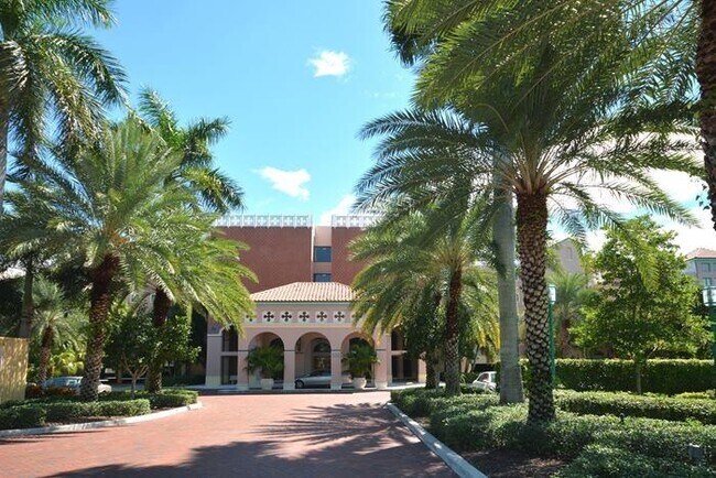 120 SE 5th Ave in Boca Raton, FL - Building Photo - Building Photo