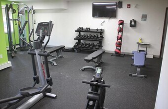 Avalon Court in Edmonton, AB - Building Photo - Building Photo