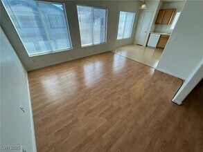 6450 Stone Dry Ave in Henderson, NV - Building Photo - Building Photo