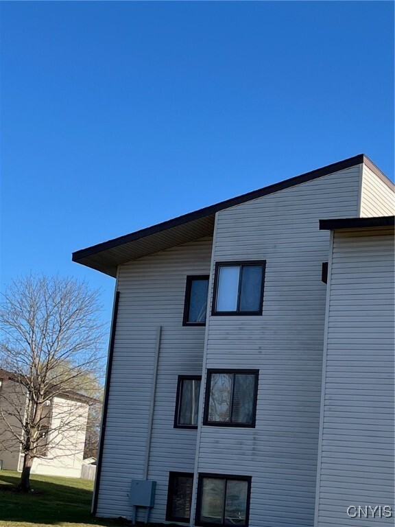 408 Village Blvd N in Baldwinsville, NY - Building Photo - Building Photo