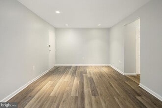 3354 Woodburn Rd in Annandale, VA - Building Photo - Building Photo