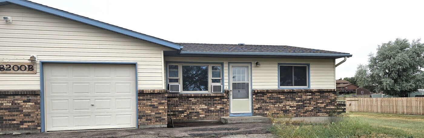8200 Ptarmigan Ave in Gillette, WY - Building Photo