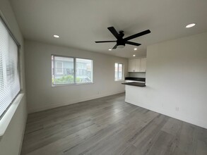 225 Atlanta Ave in Huntington Beach, CA - Building Photo - Building Photo