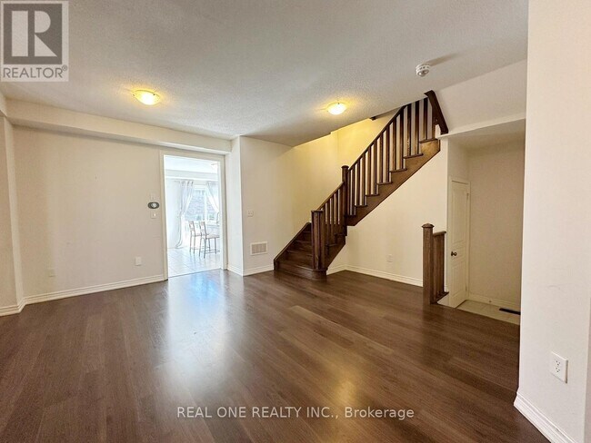 394 Grindstone Trl in Oakville, ON - Building Photo - Building Photo